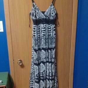 Alyn Paige Black and White Patterned Maxi Dress